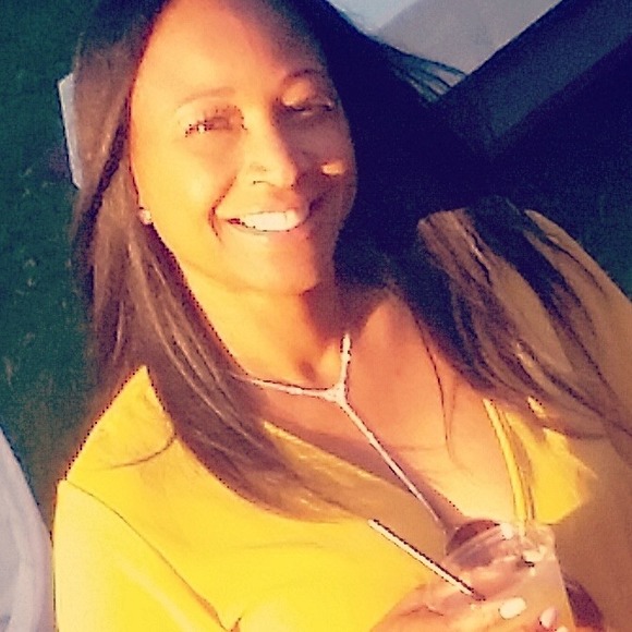 Meet your Posher, Clair - Picture 1 of 1